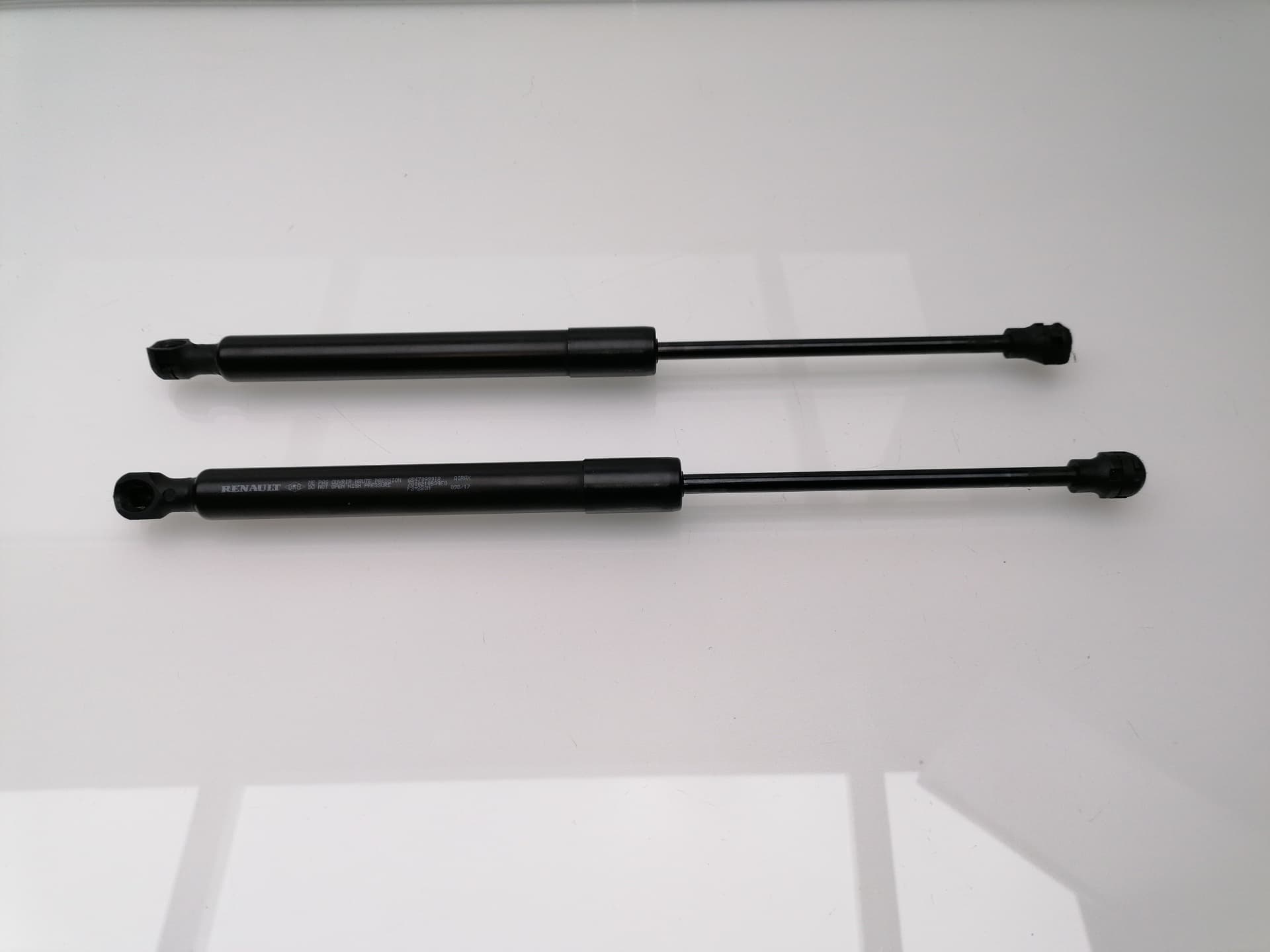 Amortiguadores capo RENAULT CLIO IV