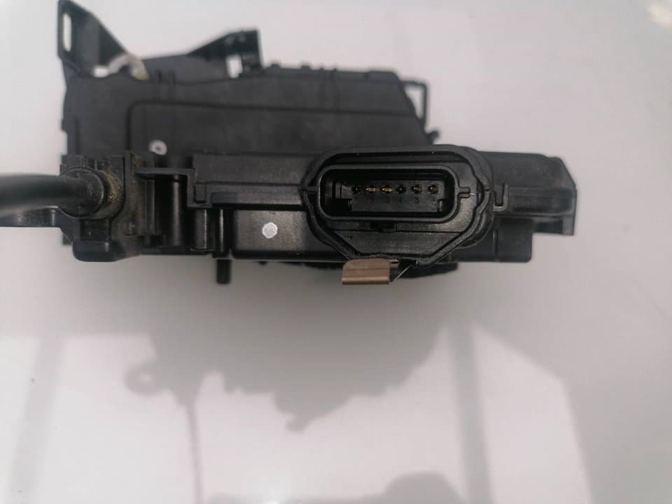 Cerradura puerta trasera derecha RENAULT CLIO IV 3