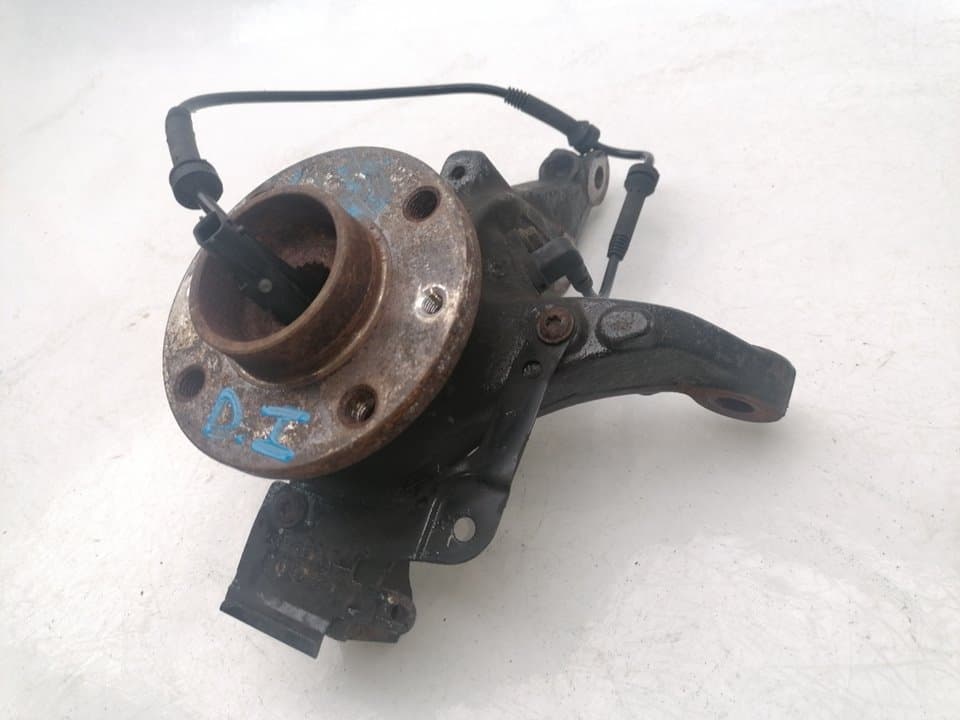 Mangueta delantera izquierda RENAULT CLIO IV 3