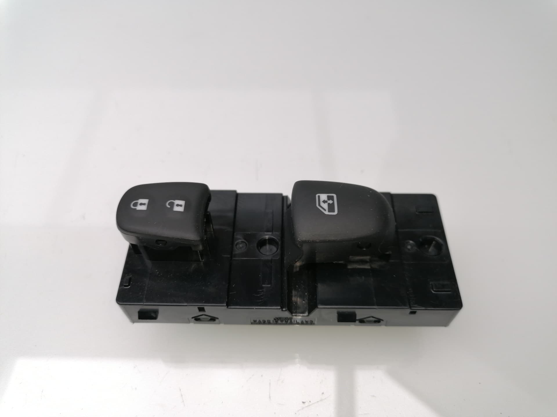 Mando elevalunas delantero derecho NISSAN QASHQAI (J11)