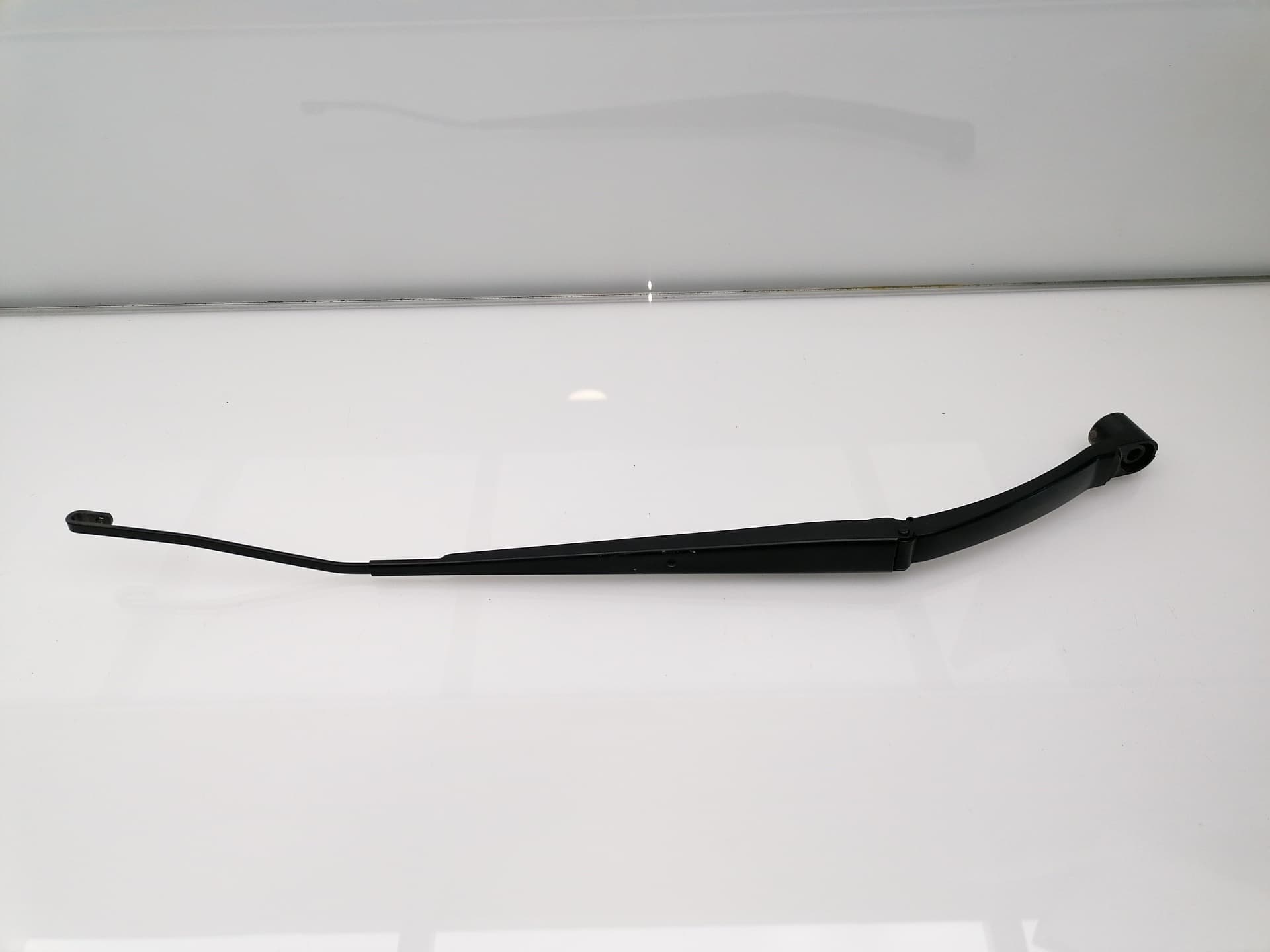 Brazo limpia delantero derecho NISSAN QASHQAI (J11)
