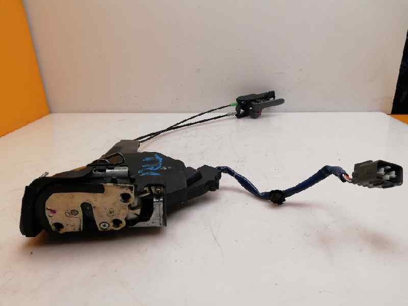 Cerradura puerta trasera derecha TOYOTA RAV 4 (A2) 2