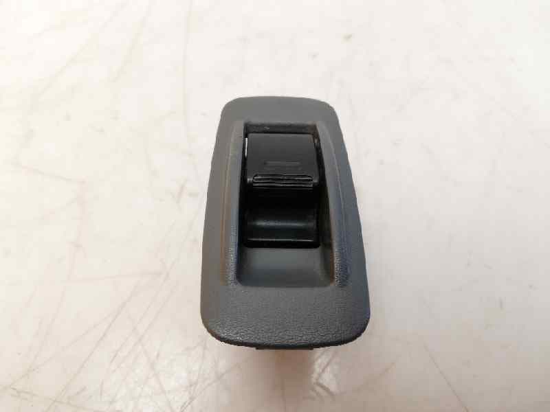 Mando elevalunas trasero izquierdo TOYOTA RAV 4 (A2) 3