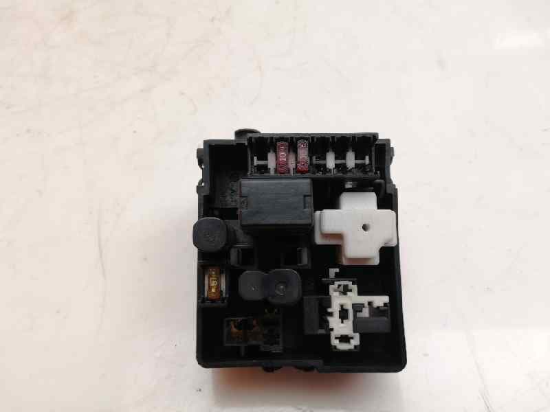 Caja reles / fusibles TOYOTA RAV 4 (A2)