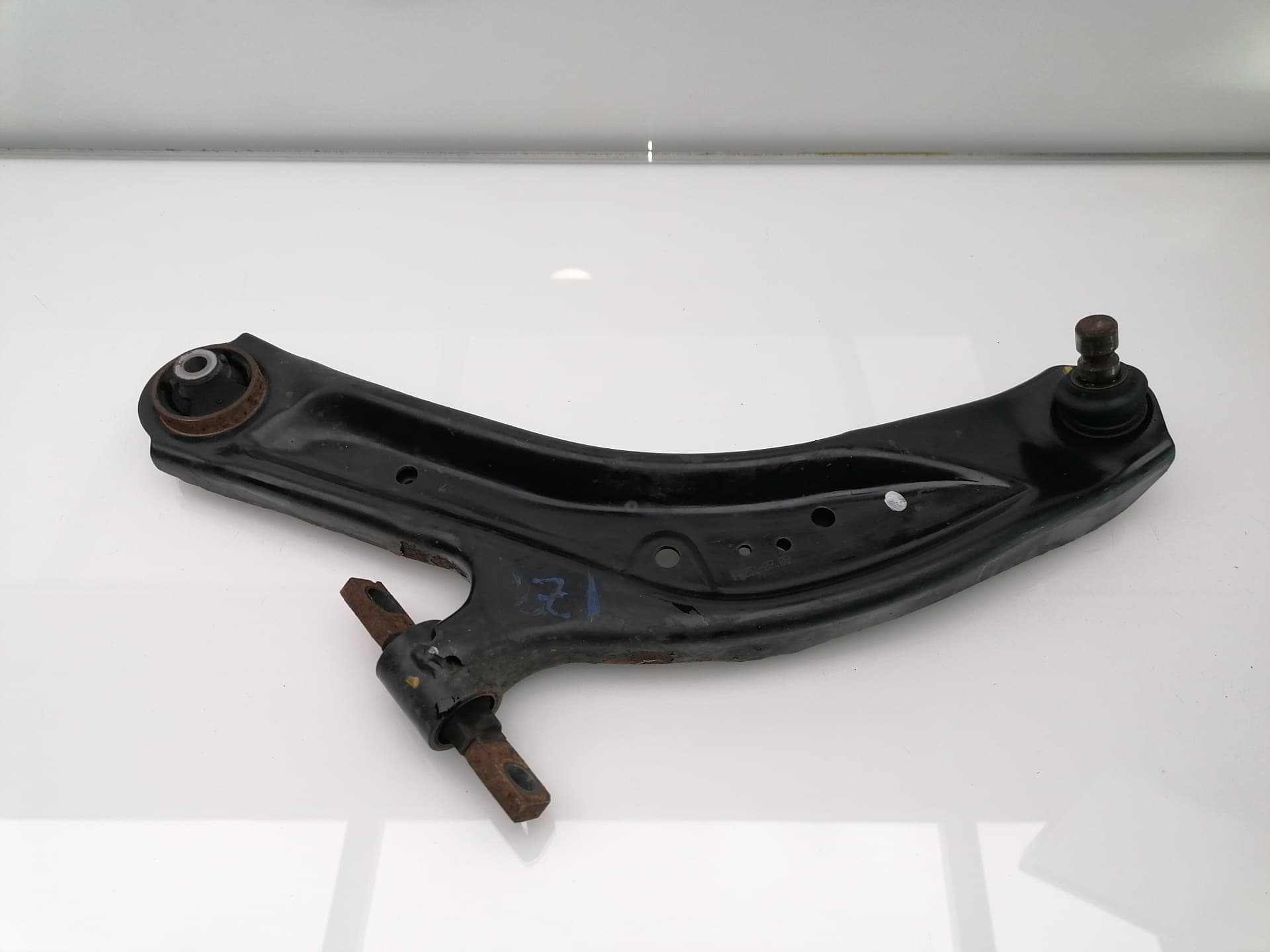 Brazo suspension inferior delantero izquierdo NISSAN X-TRAIL (T31)