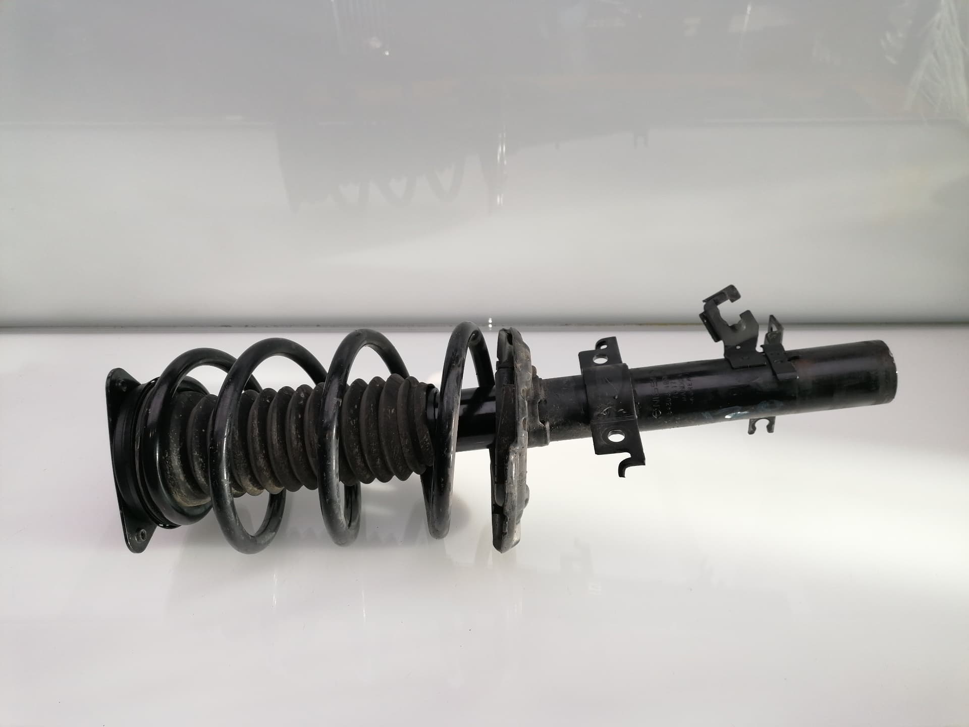 Amortiguador delantero izquierdo NISSAN X-TRAIL (T31)