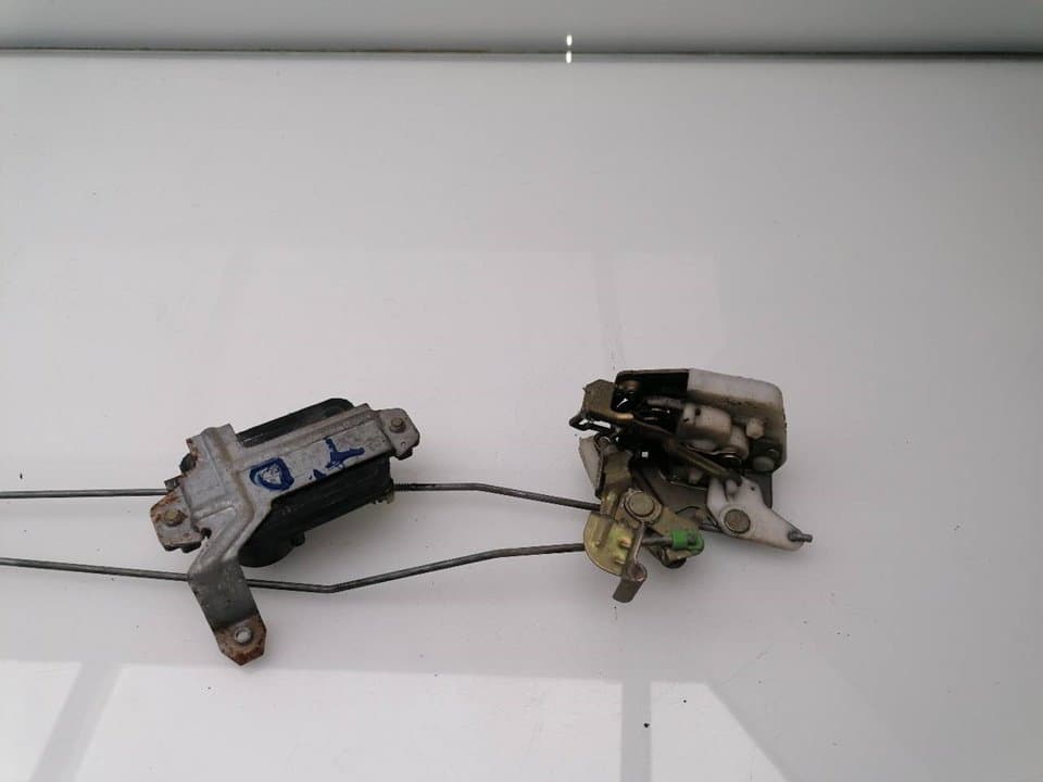 Cerradura puerta trasera derecha MITSUBISHI MONTERO (V20/V40) 3