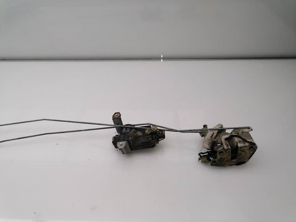 Cerradura puerta trasera derecha MITSUBISHI MONTERO (V20/V40)