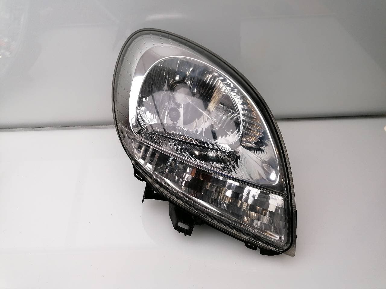 Faro derecho NISSAN KUBISTAR (X76)