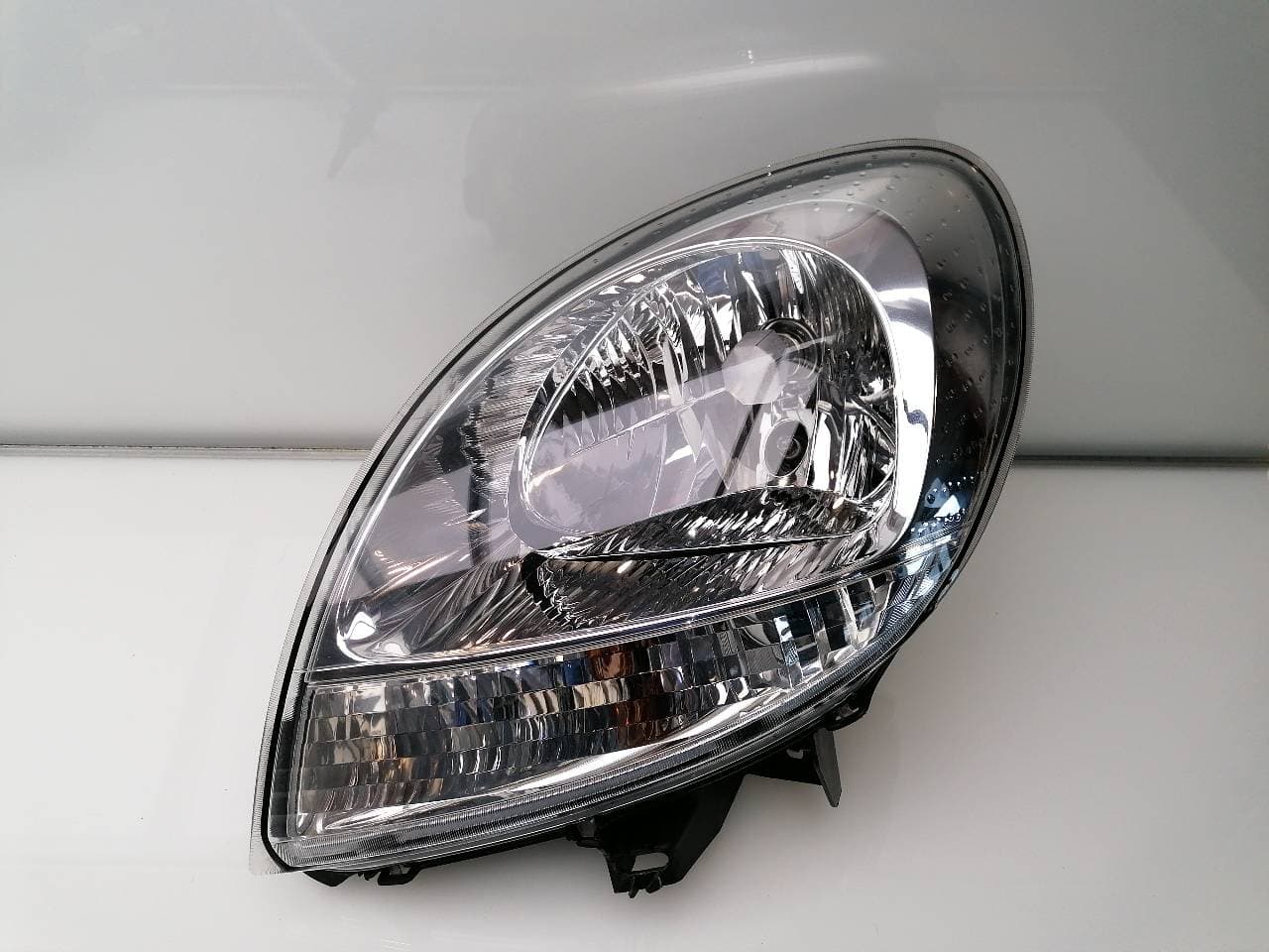 Faro izquierdo NISSAN KUBISTAR (X76)