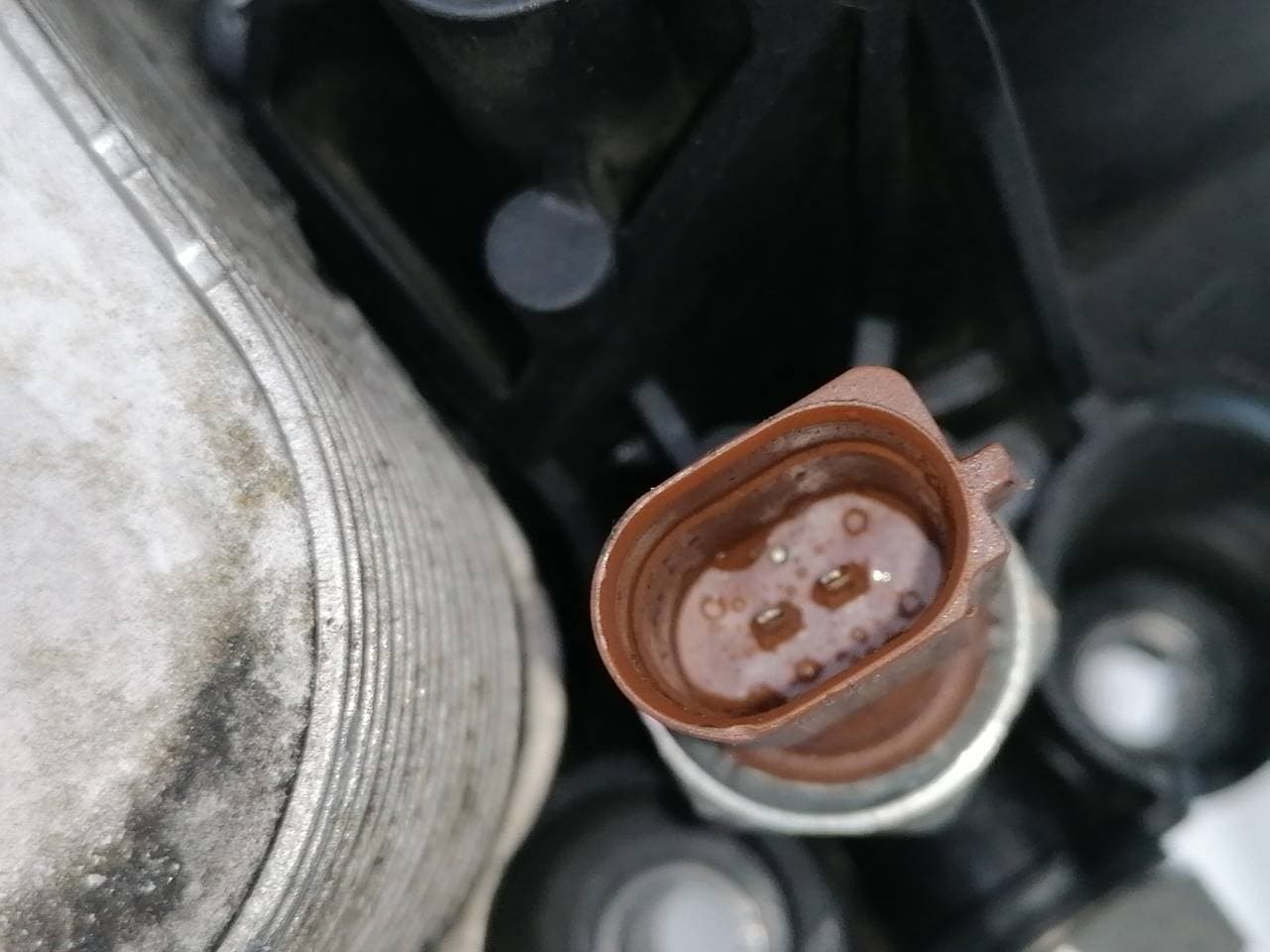 Soporte filtro aceite AUDI A4 AVANT (8E) 5