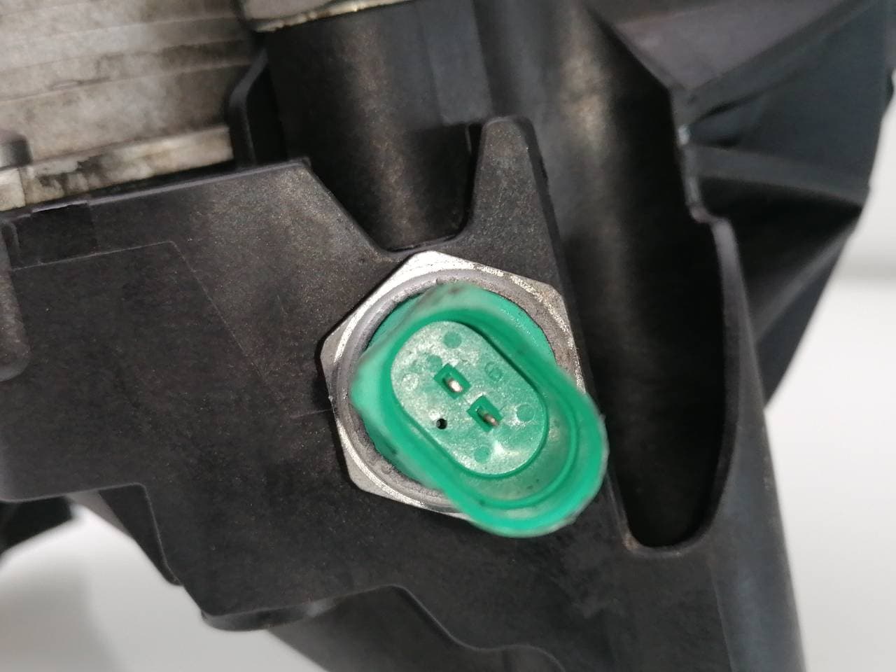 Soporte filtro aceite AUDI A4 AVANT (8E) 2