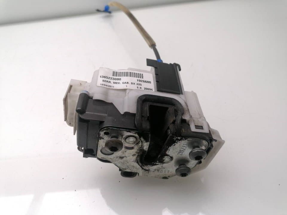 Cerradura puerta delantera derecha PEUGEOT BIPPER 3