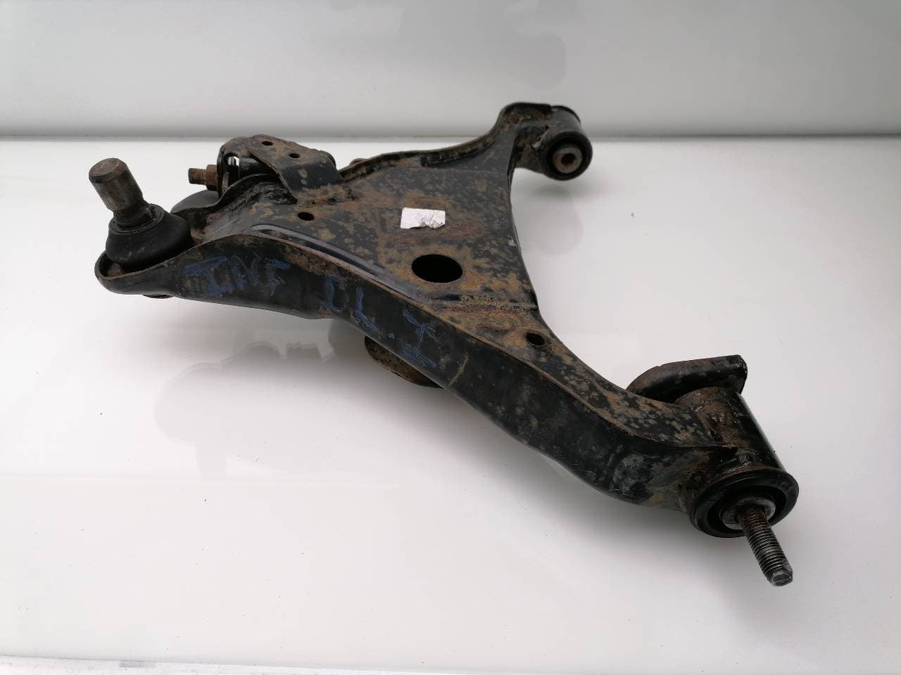 Brazo suspension inferior delantero izquierdo NISSAN NP300 PICK-UP (D23) 3