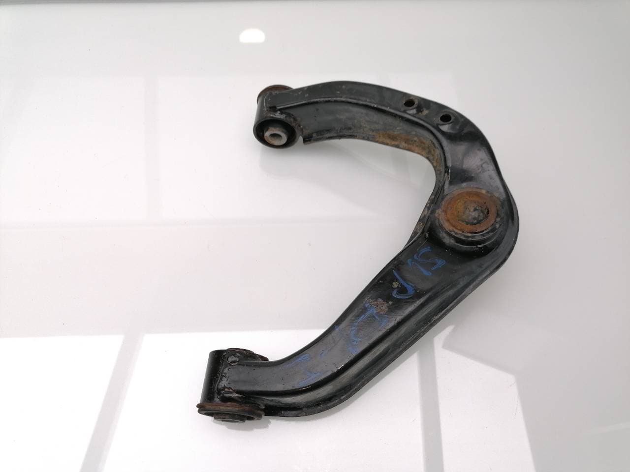 Brazo suspension superior delantero izquierdo NISSAN NP300 PICK-UP (D23)