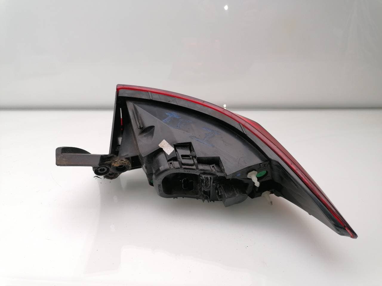 Piloto trasero izquierdo RENAULT CLIO IV 4