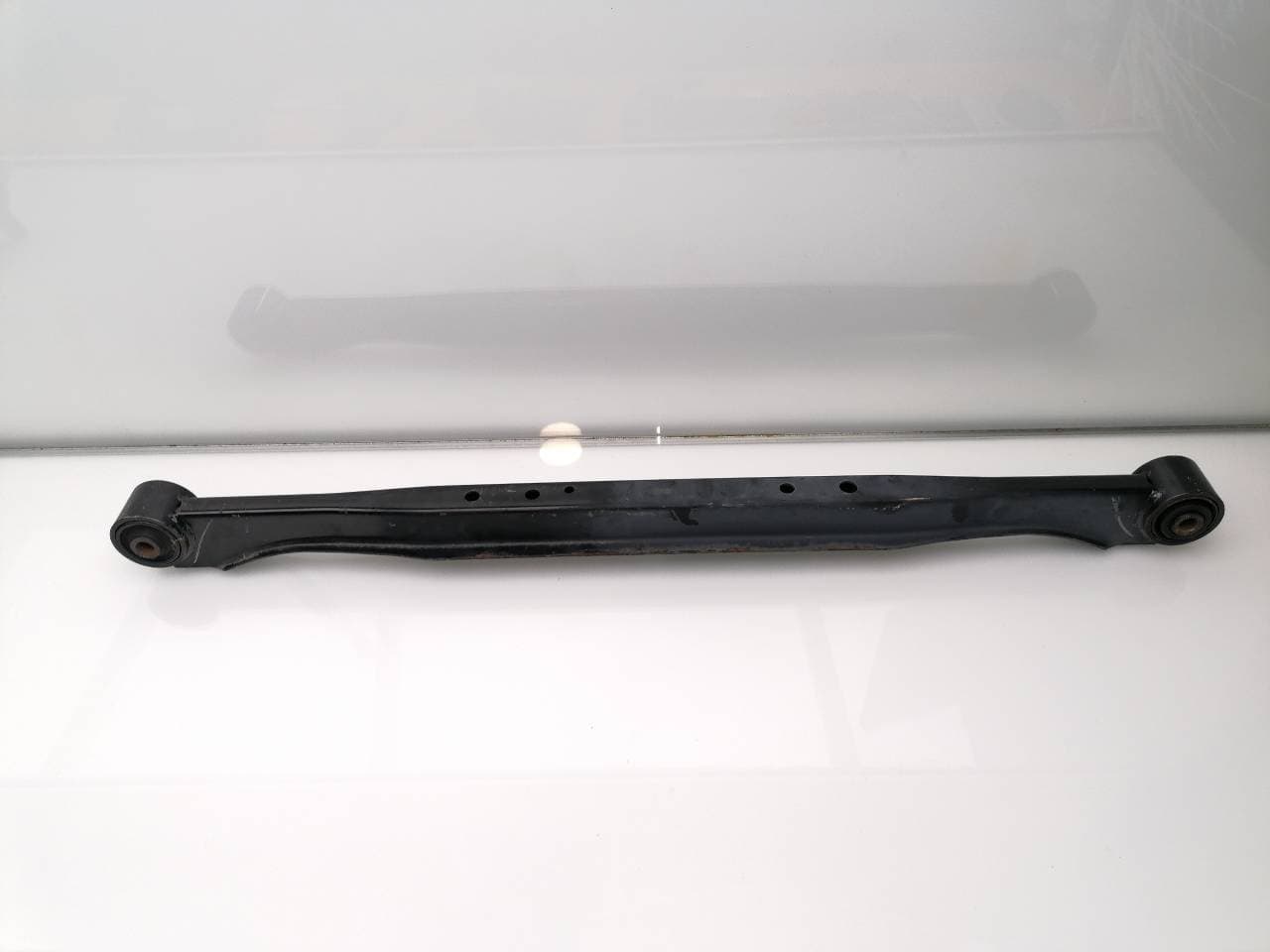 Brazo suspension inferior trasero derecho NISSAN NP300 PICK-UP (D23)