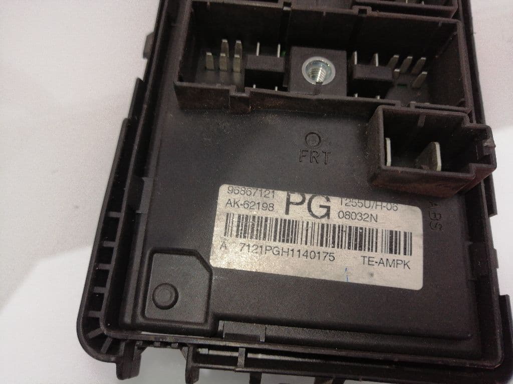 Caja reles / fusibles CHEVROLET AVEO 3