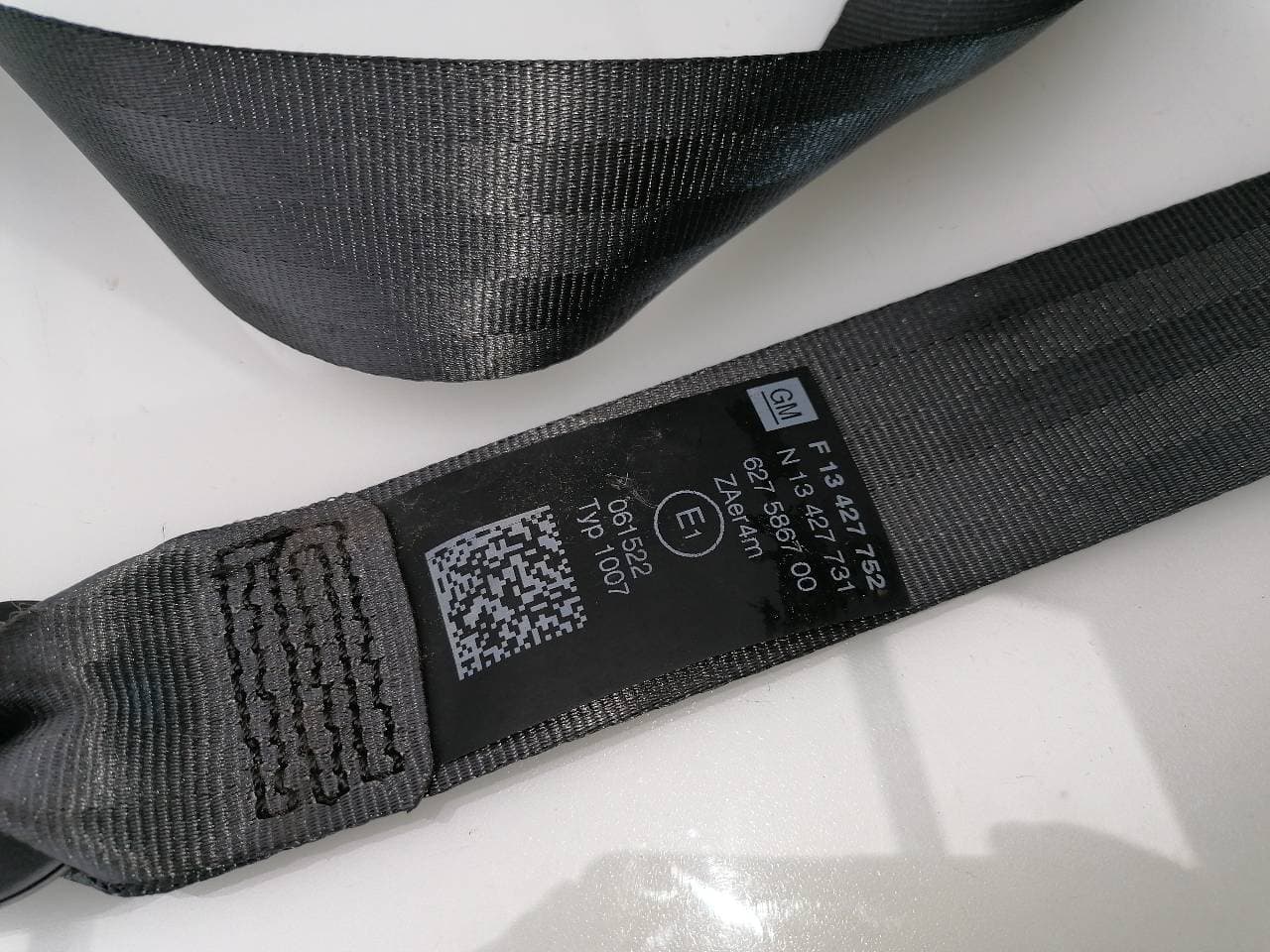 Cinturon seguridad trasero derecho OPEL CORSA E 4