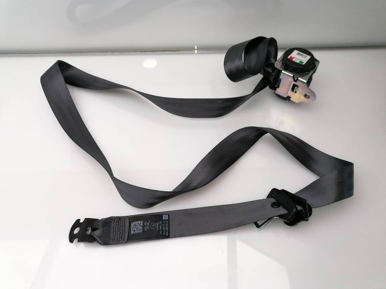Cinturon seguridad trasero derecho OPEL CORSA E