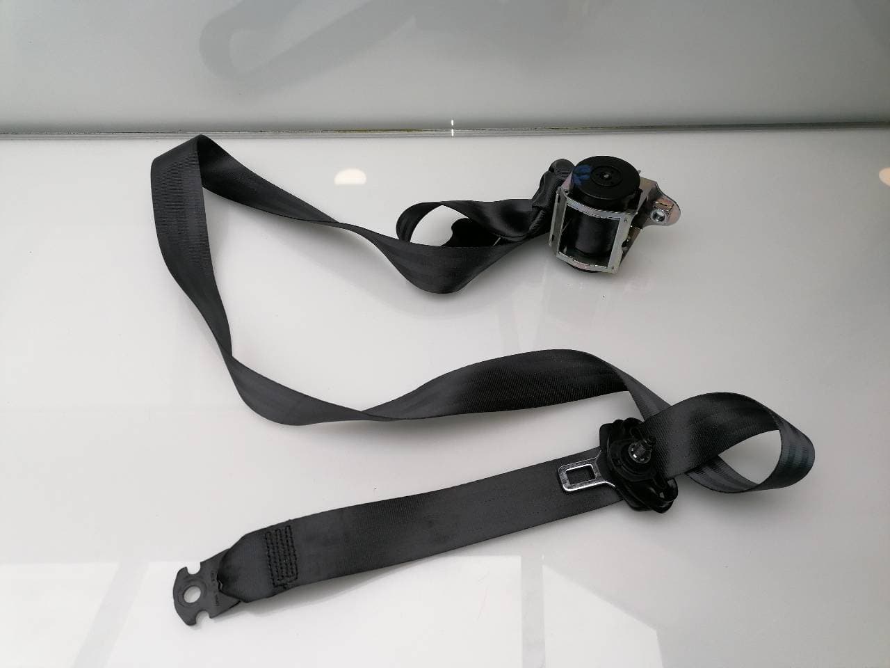 Cinturon seguridad trasero derecho OPEL CORSA E 3
