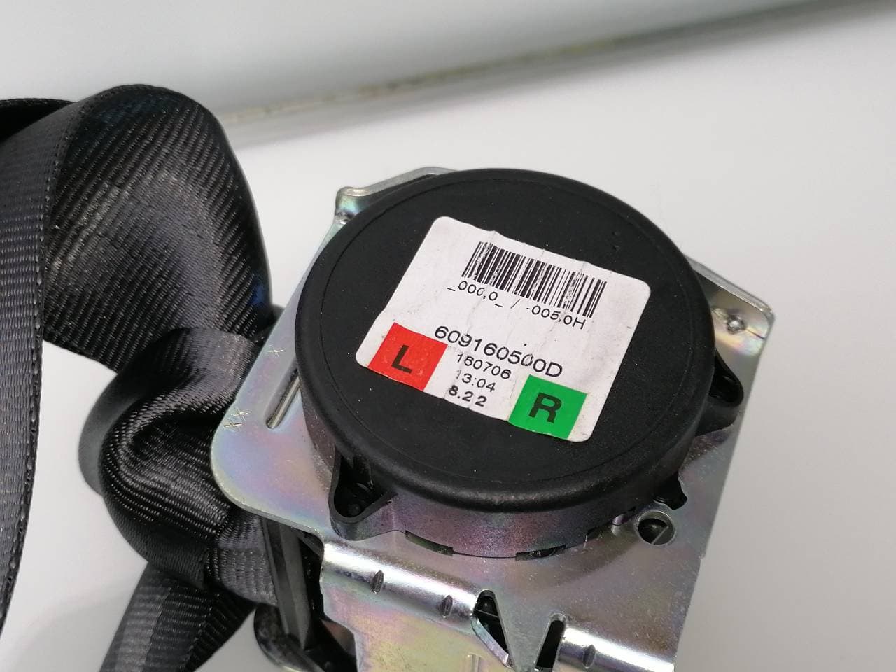 Cinturon seguridad trasero derecho OPEL CORSA E 2