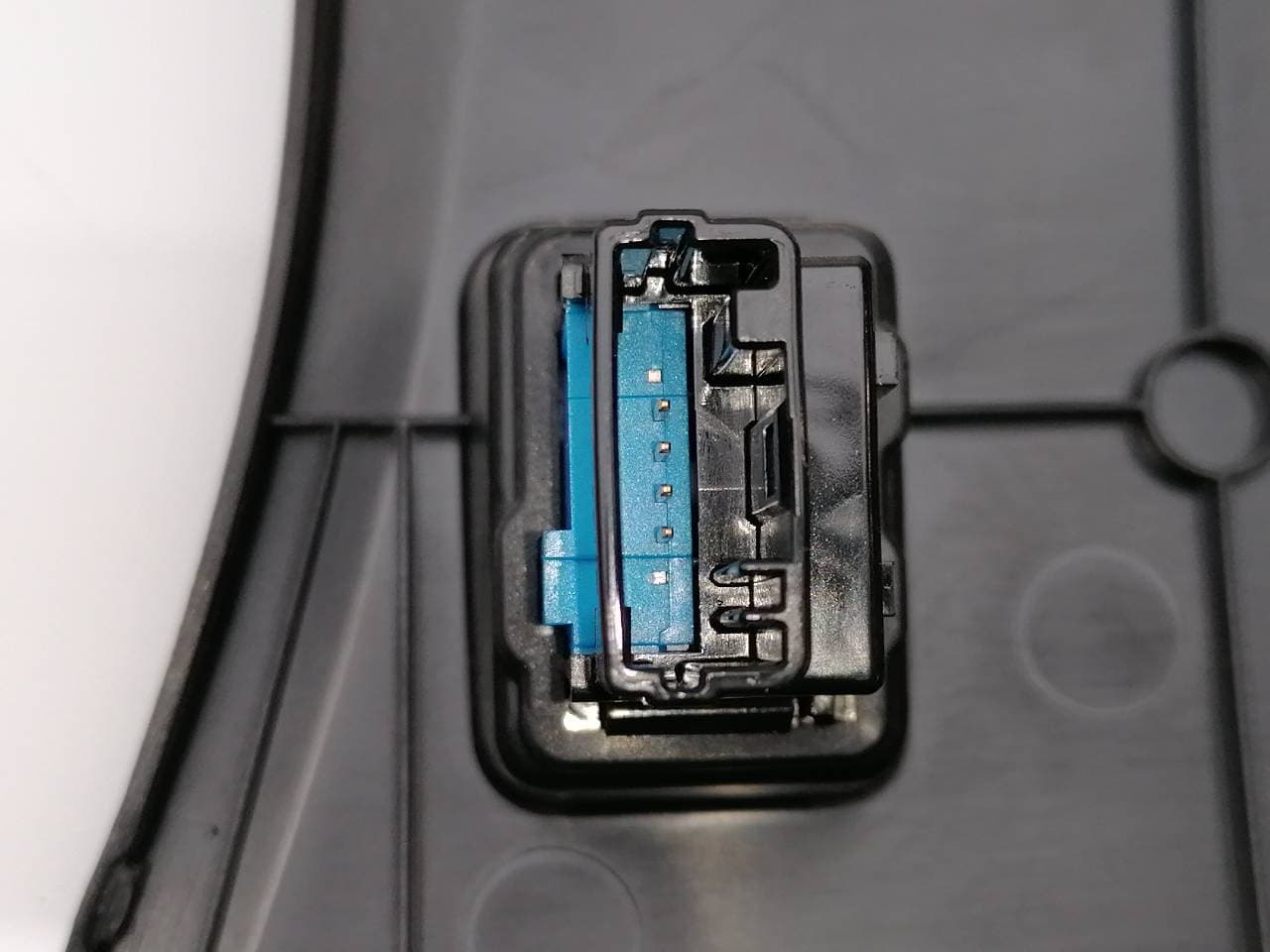 Plastico TOYOTA AYGO 3