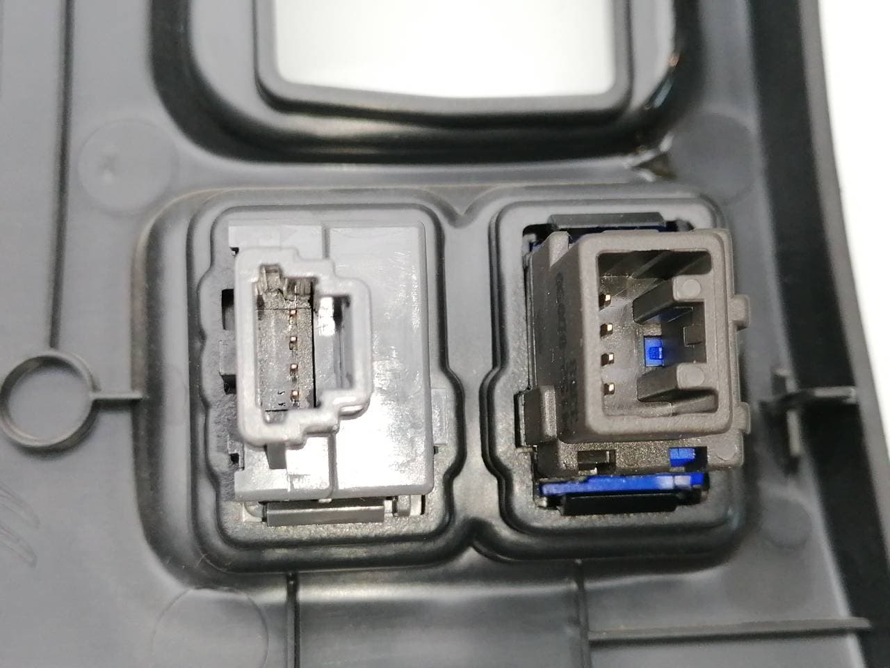 Plastico TOYOTA AYGO 2