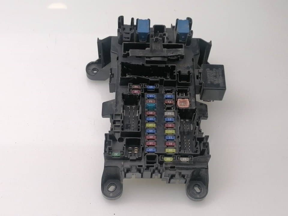 Caja reles / fusibles SUZUKI GRAND VITARA 3 PUERTAS SQ (GT)