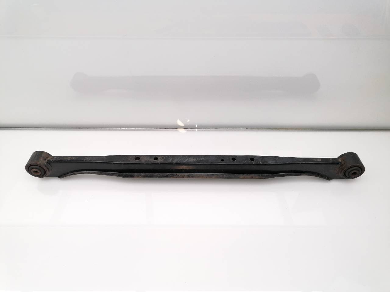 Brazo suspension inferior trasero derecho NISSAN NP300 PICK-UP (D23)