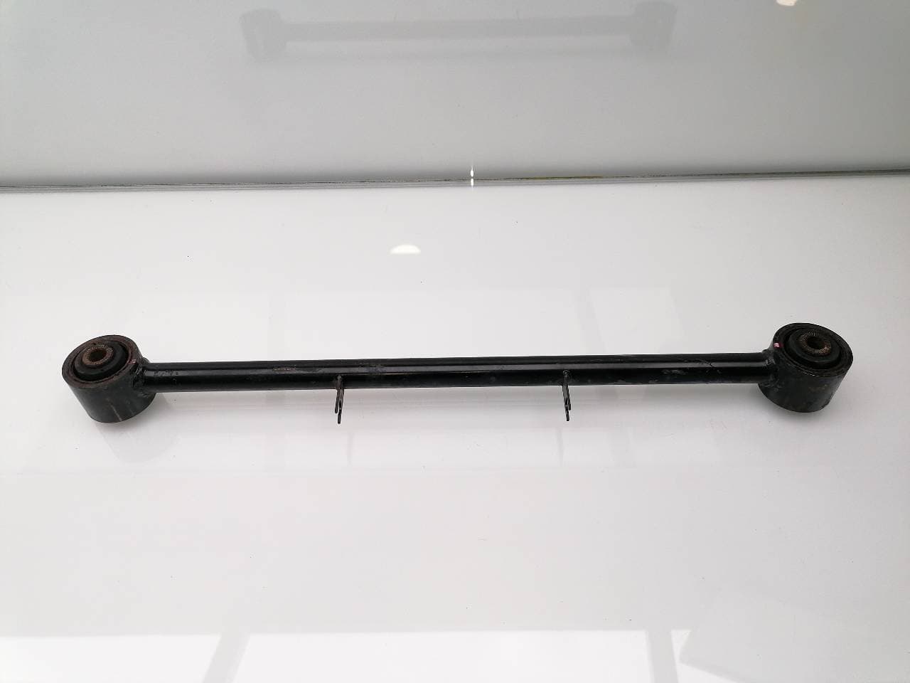 Brazo suspension superior trasero derecho NISSAN NP300 PICK-UP (D23)