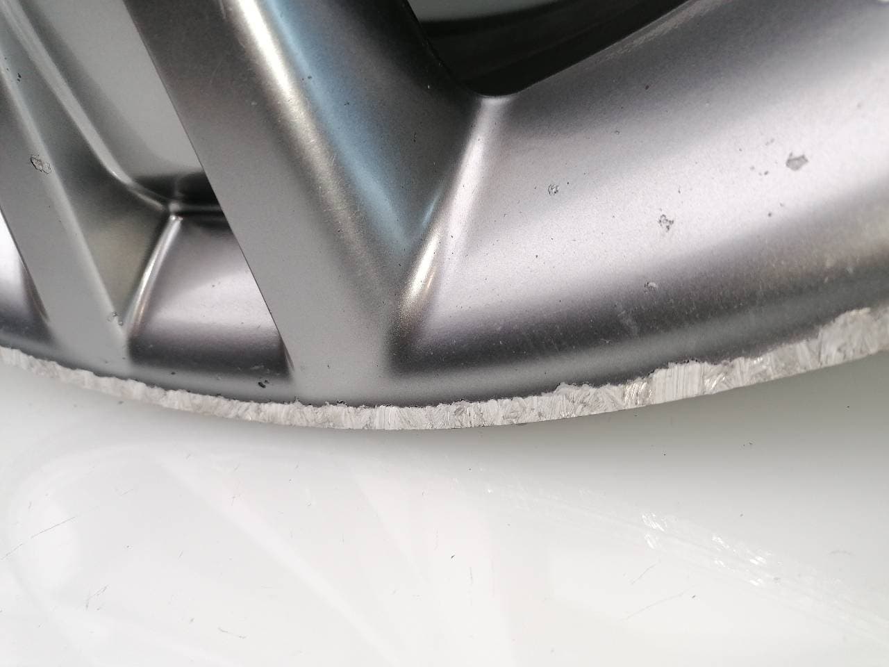 Llanta LEXUS RX 2