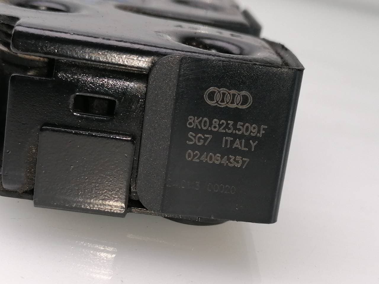 Cerradura capot AUDI A5 SPORTBACK (F5A) 2