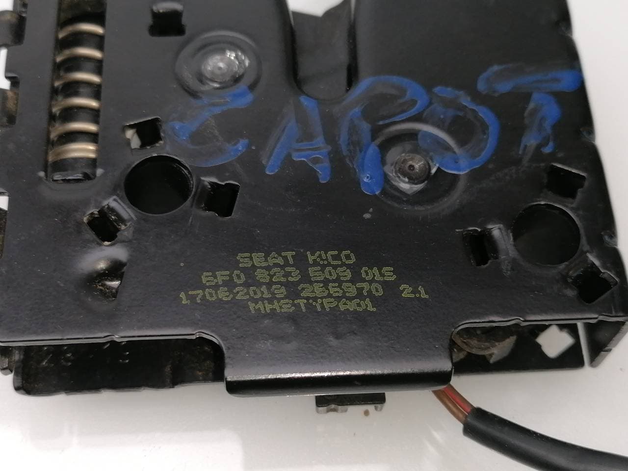 Cerradura capot SEAT ARONA 2