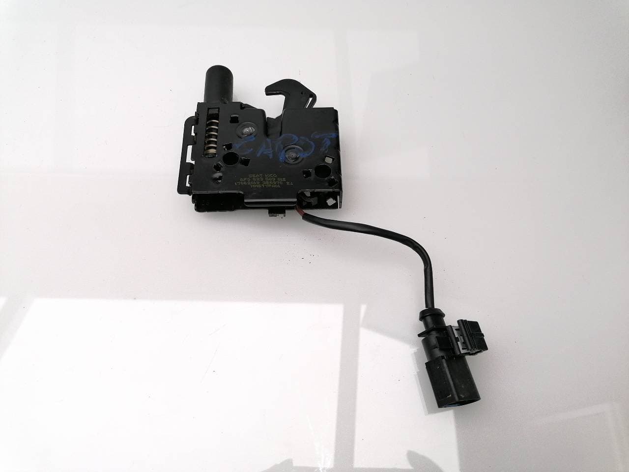 Cerradura capot SEAT ARONA
