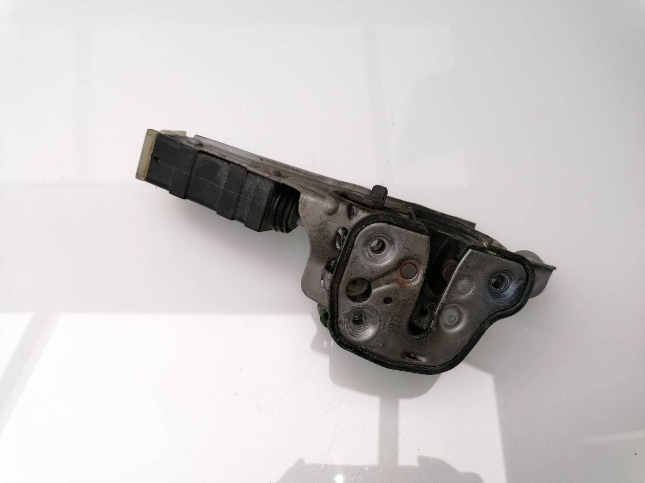 Cerradura puerta trasera derecha OPEL OMEGA B
