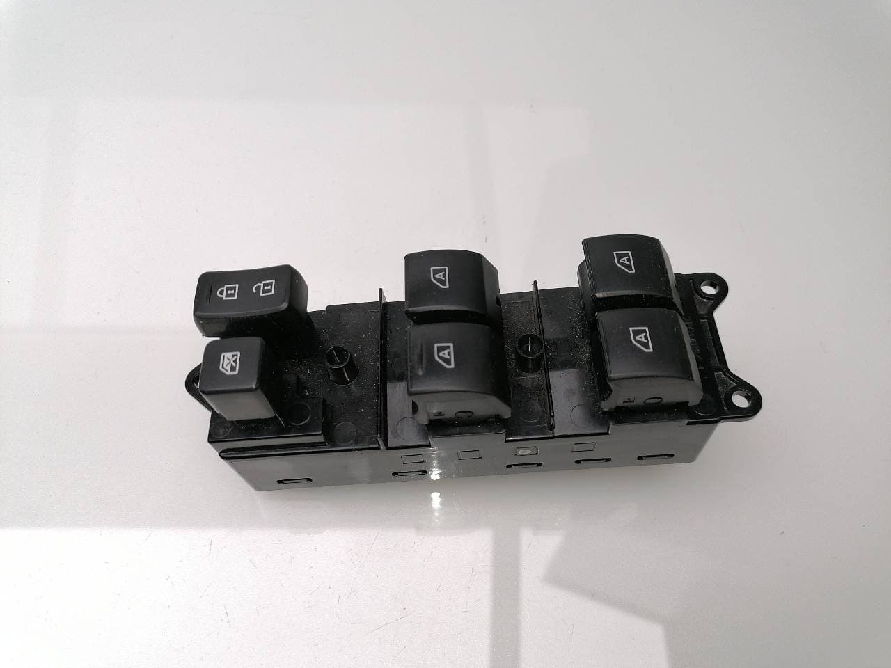 Mando elevalunas delantero izquierdo MITSUBISHI ECLIPSE CROSS