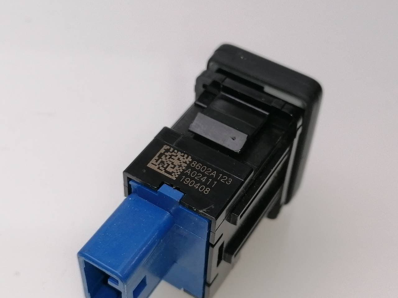 Interruptor MITSUBISHI ECLIPSE CROSS 3