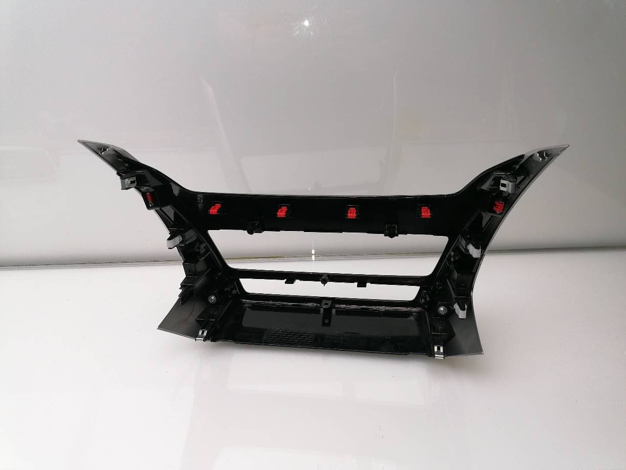 Plastico MITSUBISHI ECLIPSE CROSS 4