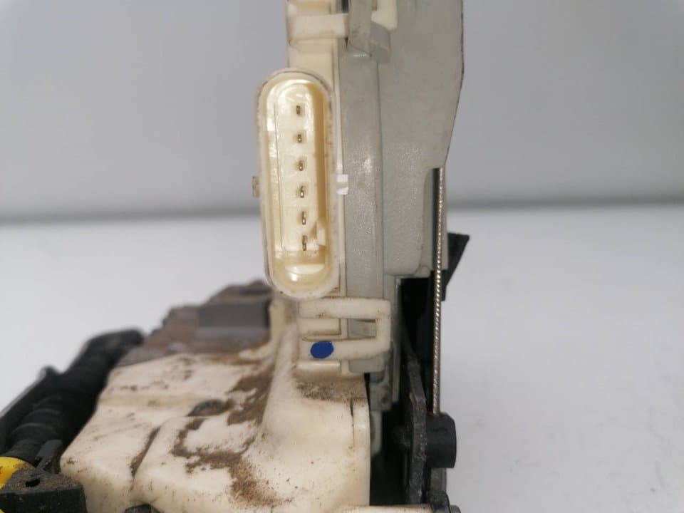 Cerradura puerta trasera derecha AUDI A4 AVANT (8E) 4