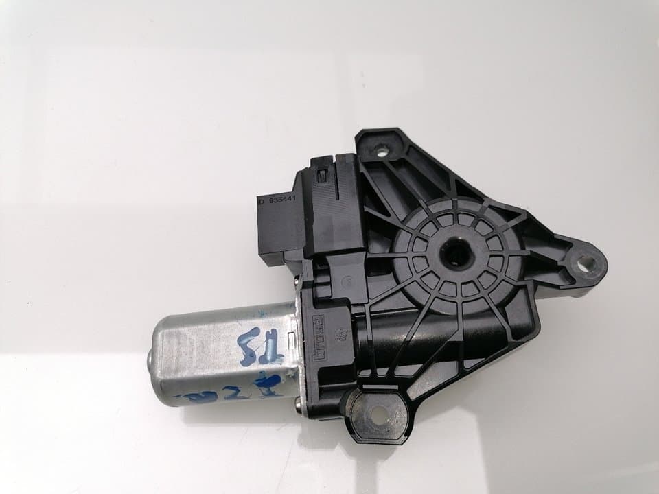 Motor elevalunas trasero izquierdo MERCEDES-BENZ CLASE A (W169) 3