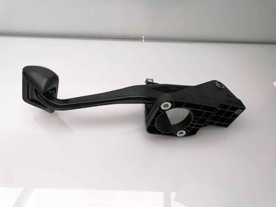 Pedal freno MERCEDES-BENZ CLASE A (W169) 3