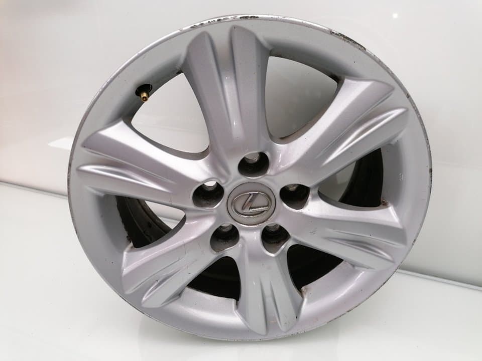 Llanta LEXUS IS