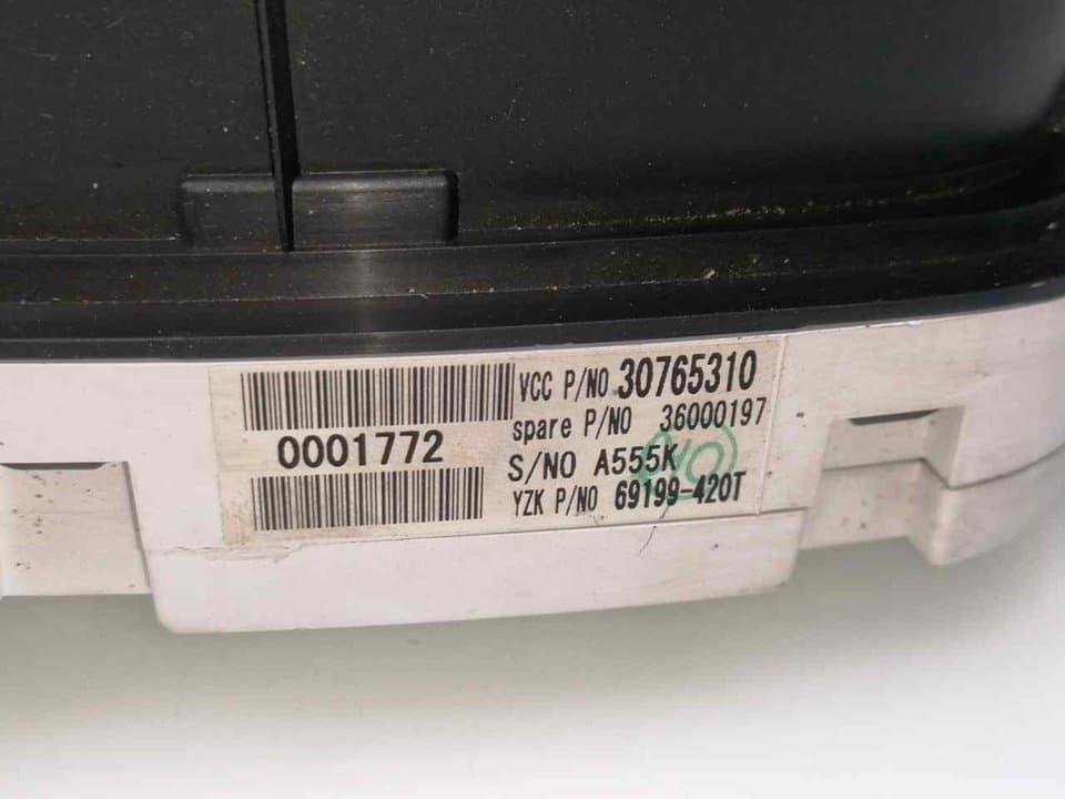 Cuadro instrumentos VOLVO C30 3