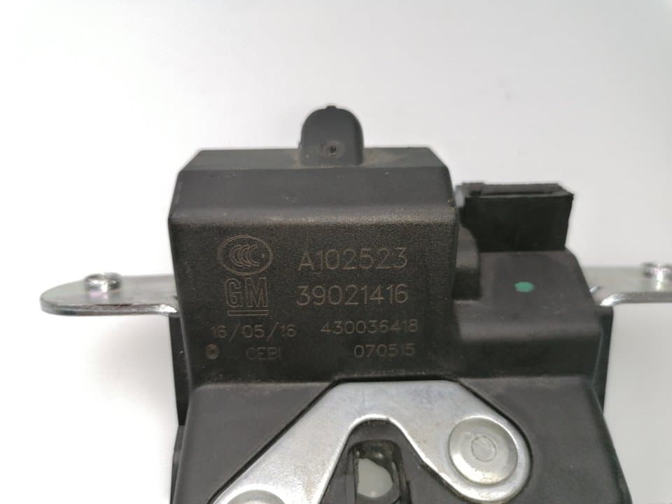 Cerradura maletero / porton OPEL CORSA E 3