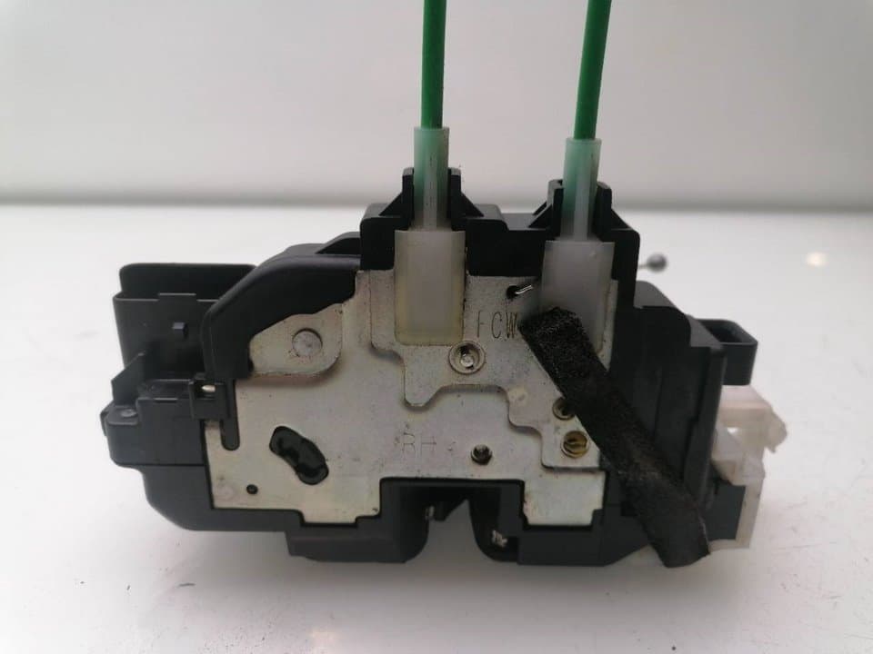 Cerradura puerta delantera derecha HYUNDAI I30 5