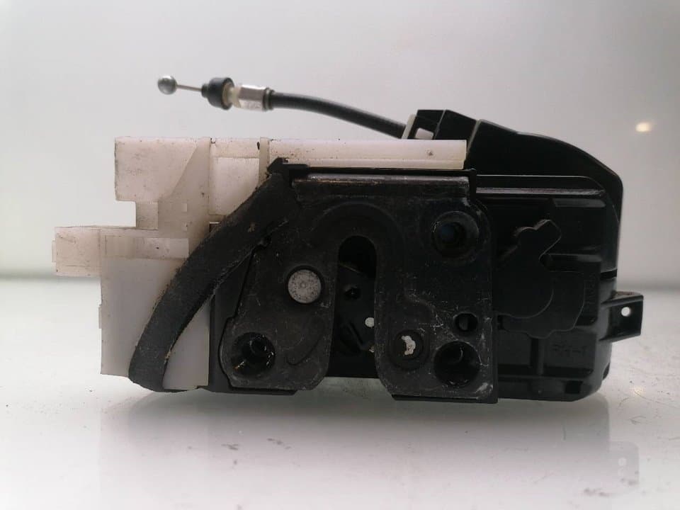 Cerradura puerta delantera derecha HYUNDAI I30 3