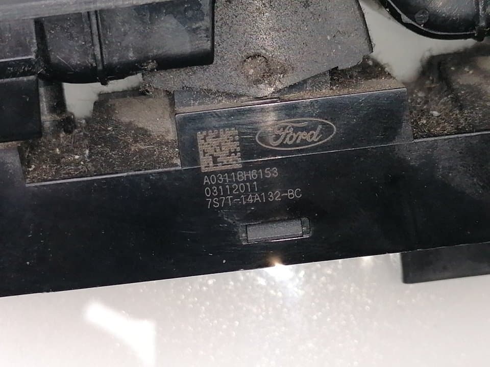 Mando elevalunas delantero izquierdo FORD MONDEO BER 4