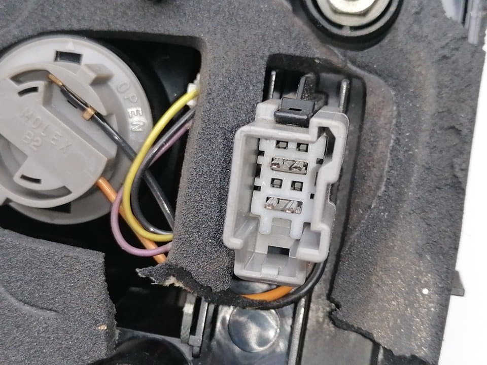 Piloto trasero derecho FORD MONDEO BER 4