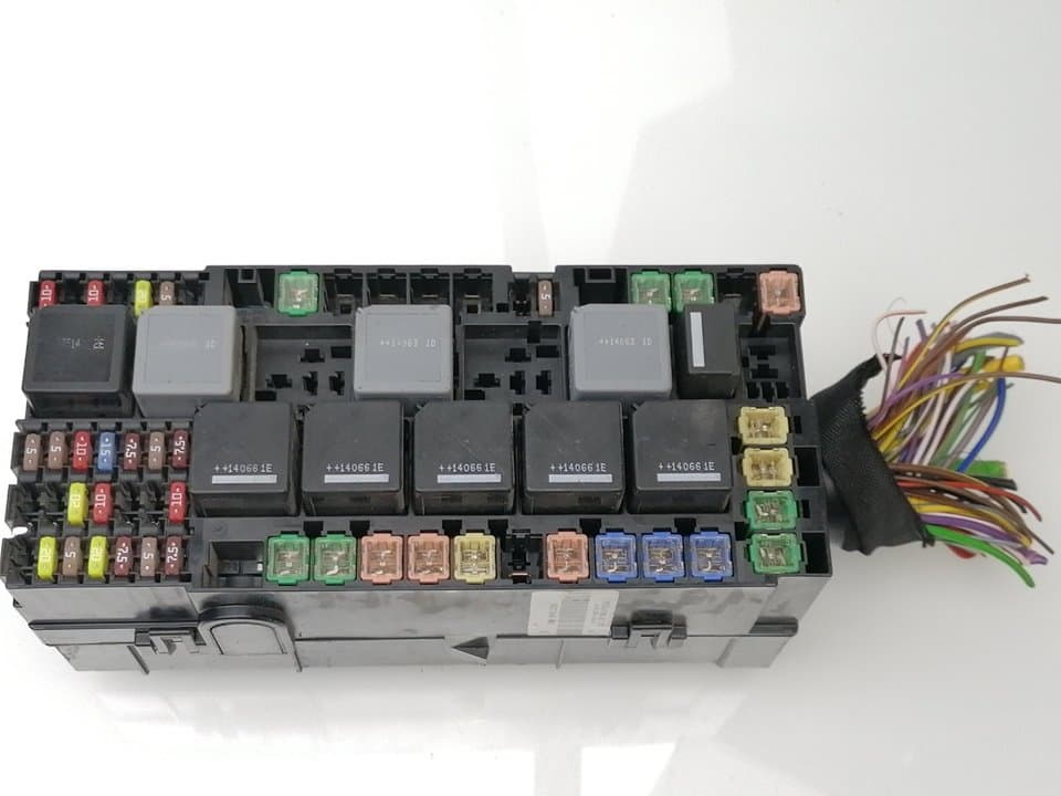 Caja reles / fusibles FORD TRANSIT 2